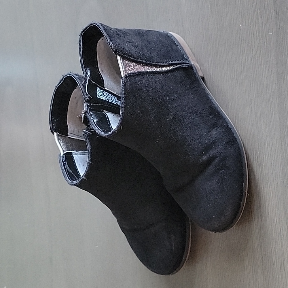 Black boots